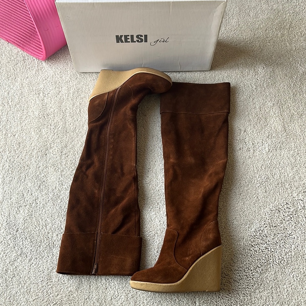 Kelsi Girl Suede Platform Wedge Boots w side zip can be worn scrunched down